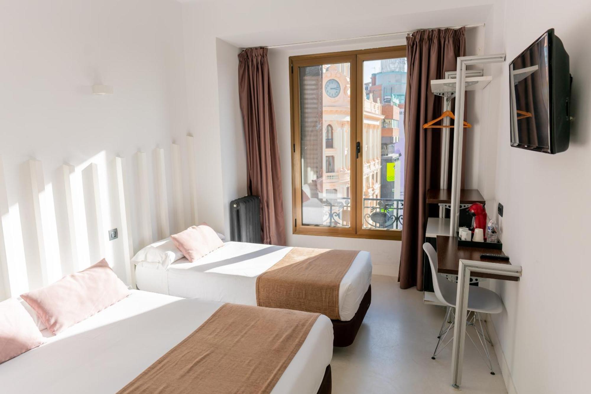 Hostal Gran Via 44 Μαδρίτη Εξωτερικό φωτογραφία